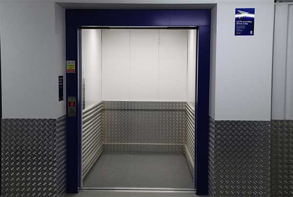 wandsworthliftopen.jpg wandsworthliftopen.jpg